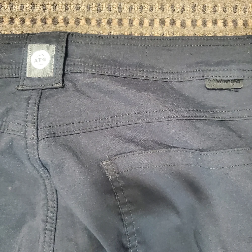 Wrangler ATG Fleece Lined Cargo Pants Mens 40x30 Black Relaxed Fit
